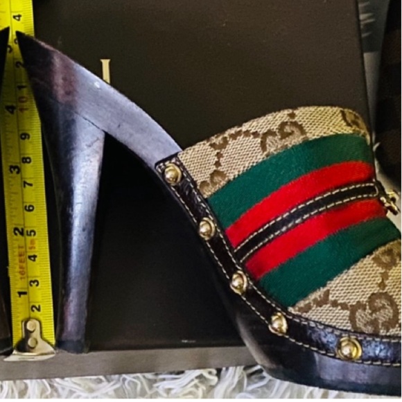 GUCCI
Beige/Ebony GG Canvas Vintage Web Horsebit Wood Mule Slide Sandals - Picture 17 of 17